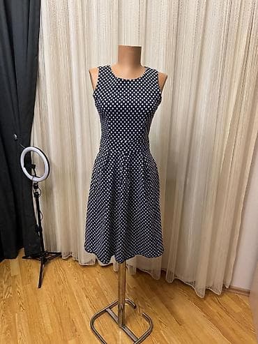 ted baker: Qara üzərində ağ xallı, klassik stilli qadın donu.Firma Stella.Razmer — 1