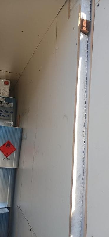konteyner satıram: Metal yük konteyneri - Təcili satılır !!! Ölçülər: - Uzunluq: 606 sm — 4