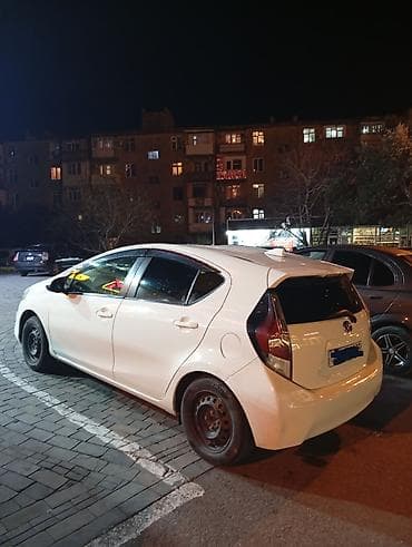 yer sumlayan traktor: Toyota Aqua: 1.5 l | 2017 il Hetçbek — 3