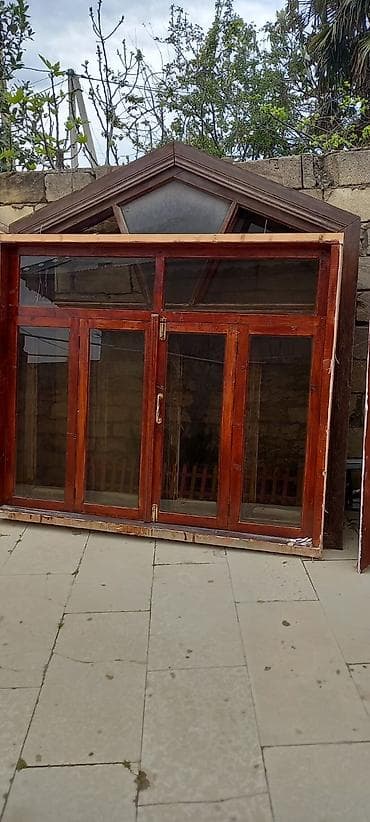 Çox əla vəziyyətdə 9 pəncərə 1 qapı. 5 lik taxtadan yıgılma. Qiymət 40