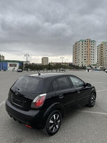 avtobus satilir: Kia Rio: 1.4 l | 2009 il Hetçbek — 7
