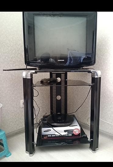 tv stent alcıpan: TELEVİZOR ALTLIQI SATILIR Komplektdə TV üçün şüşə-metal stend: - 3 — 2
