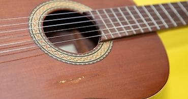 Velosiped ehtiyyat hissələri: Flamenco Gitara El işi ispan gitarasıdır. Uzun iller istifade olunub — 2