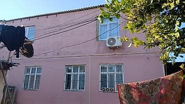satiq evler: Satılır: iki mərtəbəli həyət evi - Ümumi plan: 2 mərtəbə, fasadda — 1