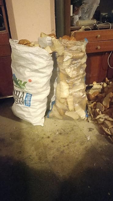 Heyvan yemi üçün doğranmış çörək - Məhsul: Ağ çörək dilimləri və