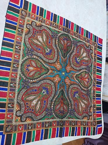 bez: Milli naxışlı kvadrat şərf/parça - Klassik buta motivləri və zəngin — 2