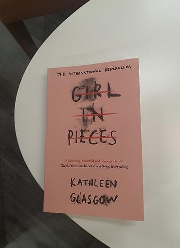 statuya: Məhsul: Kitab – “Girl in Pieces” Müəllif: Kathleen Glasgow Dil — 1