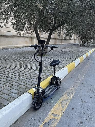 Elektrik nəqliyyatı: Salam sukter yaxşı vəzyətdədi 1500w 15Aperdir çəki götürməyi 150 — 4