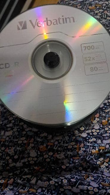 256 ssd: Musiqi diskləri satilir.
700 mb yaddaş — 1