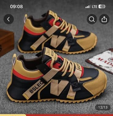 Rəngarəng idman ayaqqabısı - Dizayn: Qara, bej və qırmızı tonların