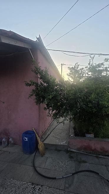 midada satilan evler: 3 otaqlı, 100 kv. m, Orta təmir — 3