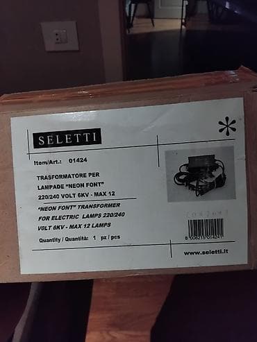 balin: Seletti “Neon Font” üçün transformator (Adapter) - Brend: Seletti - — 3