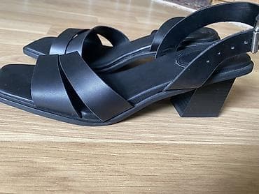 Кроссовки и спортивная обувь: Qadın sandalları – MNG (Mango) brendi - Rəng: qara - Model: kvadrat — 2