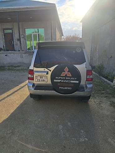 niva satisi: Mitsubishi Pajero iO – 4WD, avtomat - Ban növü: kompakt SUV (Pajero — 4