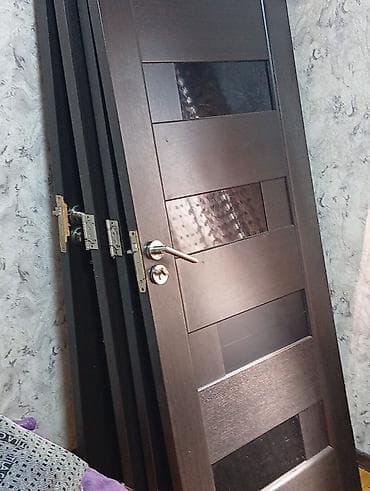 Qapı dəsti – şüşəli, tünd qəhvəyi rəng - Material: MDF/laminat