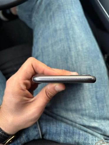 iphone 11 12: IPhone 11, Qara — 5