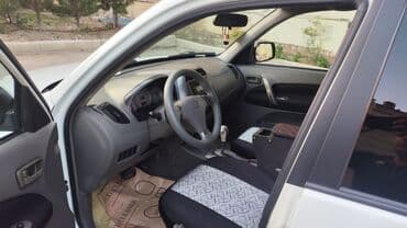 maşın mator: Sükan boz rəngdədir və ortasında chery loqosu var. Salon təmiz və — 1