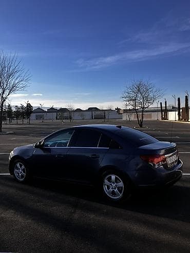 qolf car: Chevrolet Cruze sedan - Kuzov: 4 qapılı sedan, tünd boz rəng - — 6