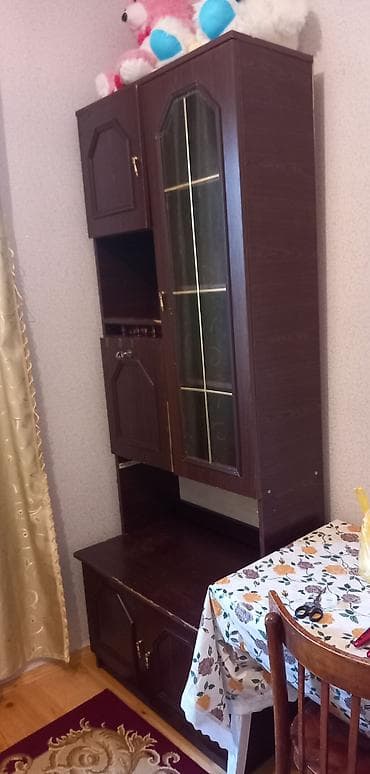 laminatlar: Düz TV altlığı, Polkalı, Laminat — 1