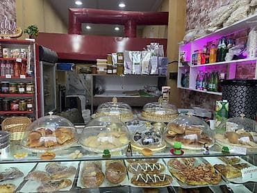 quru vitrin: Tendir levazimatlari satilir. Baglandigi ucun. Soyuducu vitrin — 3