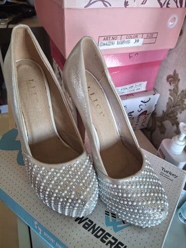 qadın ayaqabısı: 5 azn yenidir — 2