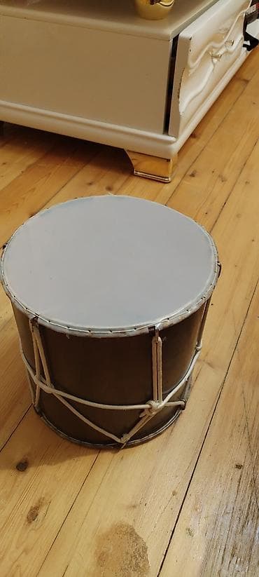 Musiqi alətləri: Nagara – ənənəvi Azərbaycan zərb aləti Məhsul təsviri: - Korpus: tünd — 2
