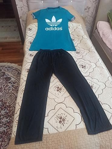 Dəst qadın üçün material maicni.1 2 dəfə geyilib. koftası arxanı lalafo.az -da Dəst qadın üçün material maicni.1 2 dəfə geyilib. koftası arxanı