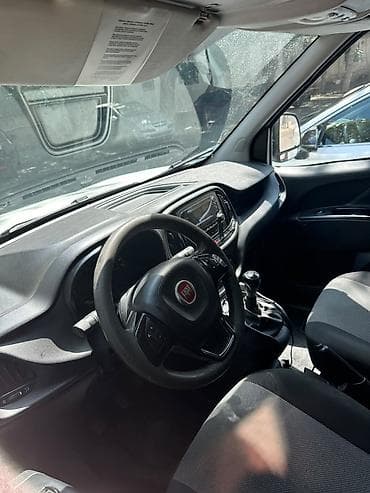 mazda 2: Fiat Doblo Cargo 1.3 MultiJet yük furgonu - Kuzov: ağ, 2 arxa qoşa — 6