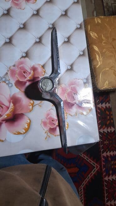 Məhsul: Avtomobil üçün kapot nişanı/ornamenti (qanad formalı) Təsvir