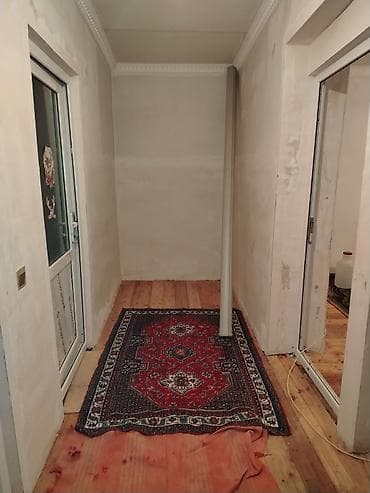 ucuz ev qapilari: Samux şəhər nəbiağalı qəsəbəsində köhnə xəstəxananın arxasında mərkəzi — 5