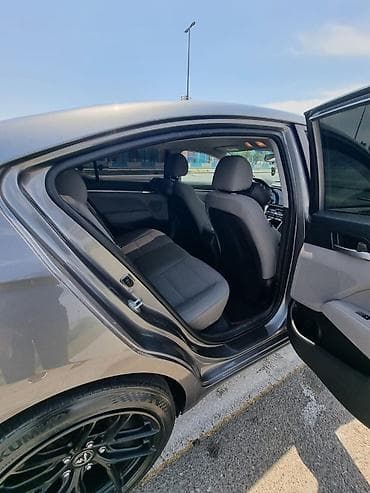 nk 150: Hyundai Elantra: 2 l | 2019 il Sedan — 9