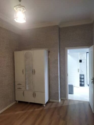 Qarajlar: Salam.Ev Saray MTK-da 15 mərtəbəli binanın 10-cu mərtəbəsində — 6