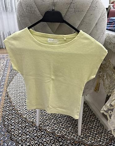 Qadın t‑şörtü – FP Sister, Slim Fit Cropped - Rəng: açıq limon-sarı - lalafo.az -da Qadın t‑şörtü – FP Sister, Slim Fit Cropped - Rəng: açıq limon-sarı -