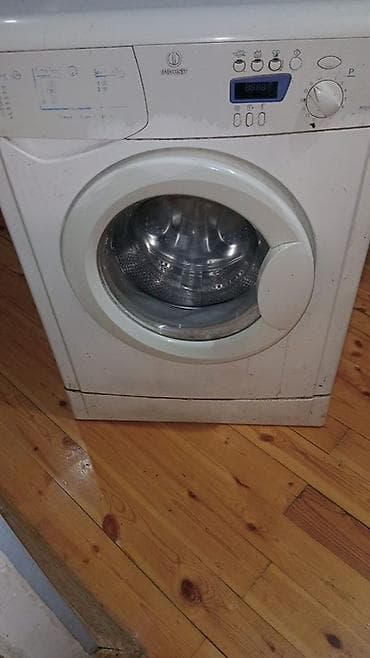 Indesit ön-yükleməli paltaryuyan maşın - Rəqəmsal ekran və düyməli