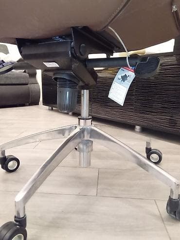 Ofis masaları: Təkərli, Qolları tənzimlənir, Süni dəri — 3