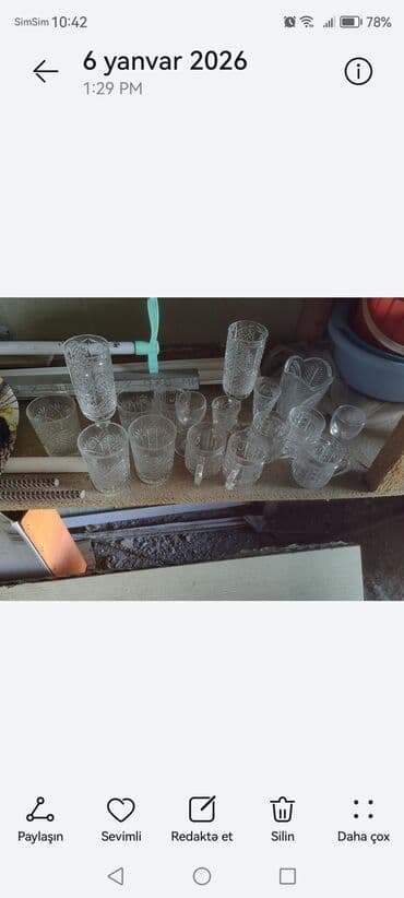 Şüşə qab dəsti – müxtəlif ölçü və formalarda zərif naxışlı stəkanlar