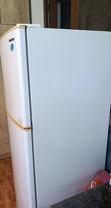 Mətbəx texnikası: İşlənmiş 2 qapılı Samsung Soyuducu Satılır, rəng - Ağ, Dolab içi — 1