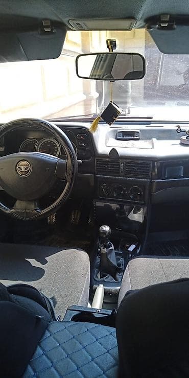saipa saina lizing: Daewoo Nexia: 1.5 l | 1995 il Sedan — 4