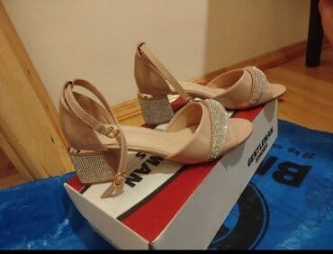 женские пляжные шлепанцы: Yep yenidir heç bir prablemi yoxdur bir dəfə geyinilib 39 razmer — 1