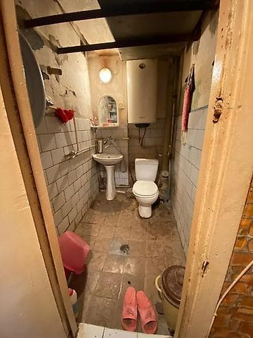 suvalanda ev: 2 otaqlı mənzil – geniş balkonlu Planlaşdırma: - 2 ayrı otaq, işıqlı — 2