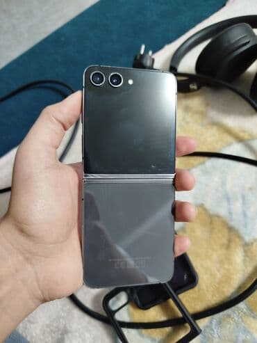 Çəngəllər: Samsung Galaxy Z Flip 5, 256 GB, rəng - Qara, Qırıq — 3