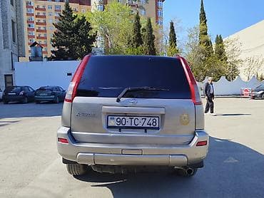 avtomobil satiwi: Nissan X-Trail: 2 l | 2002 il Ofrouder/SUV — 3