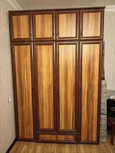 paltar işkafi: İşlənmiş, 4 qapılı, Güzgülü, Qəhvəyi, Digər material, Açılan, Düz dolab — 1