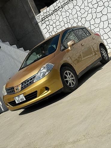 Nissan Tiida: 1.6 l | 2012 il Hetçbek
