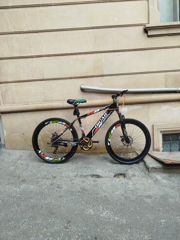 cube velosiped: 26 liqdir - Rəng: qara-qırmızı, dinamik qrafiklər və “VISTA” yazılı — 5