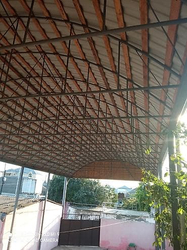 ucuz taxta: Metalkonstruksiya ilə örtülü səhnə/parking/sahə üçün tağvari — 1