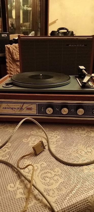 Sovetdən qalma radio AKKORD 20B