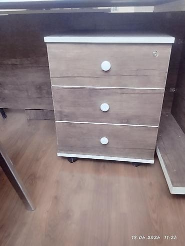 pc masa: Ofis mebel dəsti Tərkib: - İş masası: geniş iş səthi, qarşıda — 4