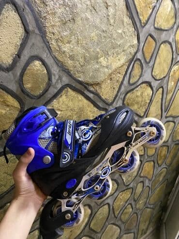 uşaqlar üçün tekerli krosovkalar: 2 sine 50 m endirim olmuyacag vp işleyir nomrem baglidir Mavi və qara — 1