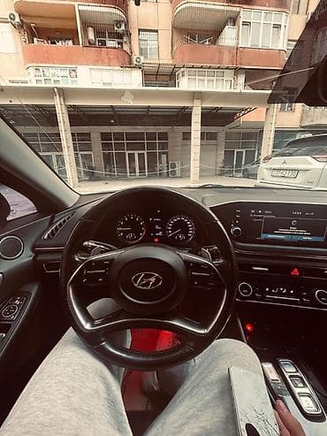 4 teker: Hyundai Sonata: 2 l | 2020 il Sedan — 5